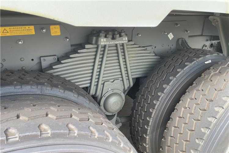 SINOTRUK Howo Dump Truck 6x4 for Sale In Ghana - Camión volquete: foto 4 SINOTRUK Howo Dump Truck 6x4 for Sale In Ghana - Camión volquete: foto 4