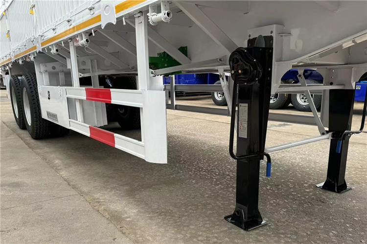 TITAN 2 Axle Fence Semi Trailer with Bogie Suspension for Sale In Nigeria - Semirremolque transporte de ganado: foto 2 TITAN 2 Axle Fence Semi Trailer with Bogie Suspension for Sale In Nigeria - Semirremolque transporte de ganado: foto 2