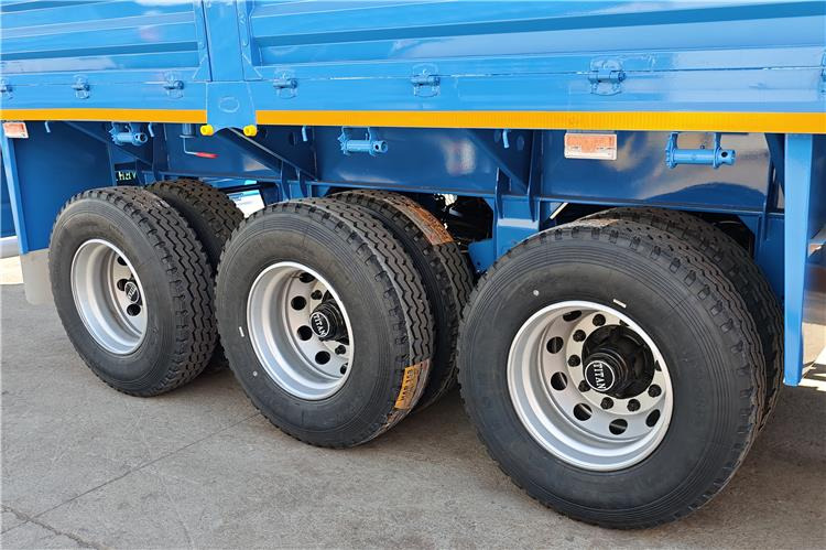 TITAN 60 Ton Fence Cargo Semi Trailer for Sale in Tanzania - Semirremolque transporte de ganado: foto 4 TITAN 60 Ton Fence Cargo Semi Trailer for Sale in Tanzania - Semirremolque transporte de ganado: foto 4