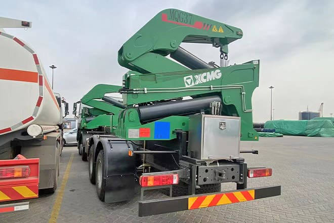 XCMG 20Ft Container Side Loader Truck for Sale in Tanzania - Camión portacontenedore/ Intercambiable: foto 3 XCMG 20Ft Container Side Loader Truck for Sale in Tanzania - Camión portacontenedore/ Intercambiable: foto 3