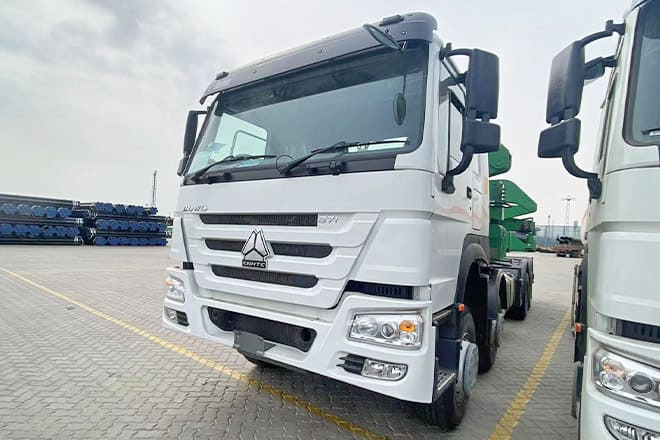 XCMG 20Ft Container Side Loader Truck for Sale in Tanzania - Camión portacontenedore/ Intercambiable: foto 4 XCMG 20Ft Container Side Loader Truck for Sale in Tanzania - Camión portacontenedore/ Intercambiable: foto 4