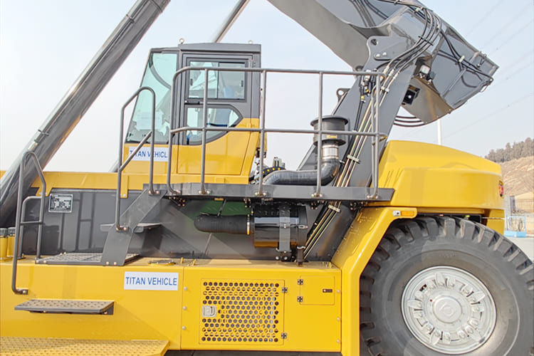 XCMG Container Reach Stacker for Sale in Ghana - Carretilla para contenedores: foto 5 XCMG Container Reach Stacker for Sale in Ghana - Carretilla para contenedores: foto 5