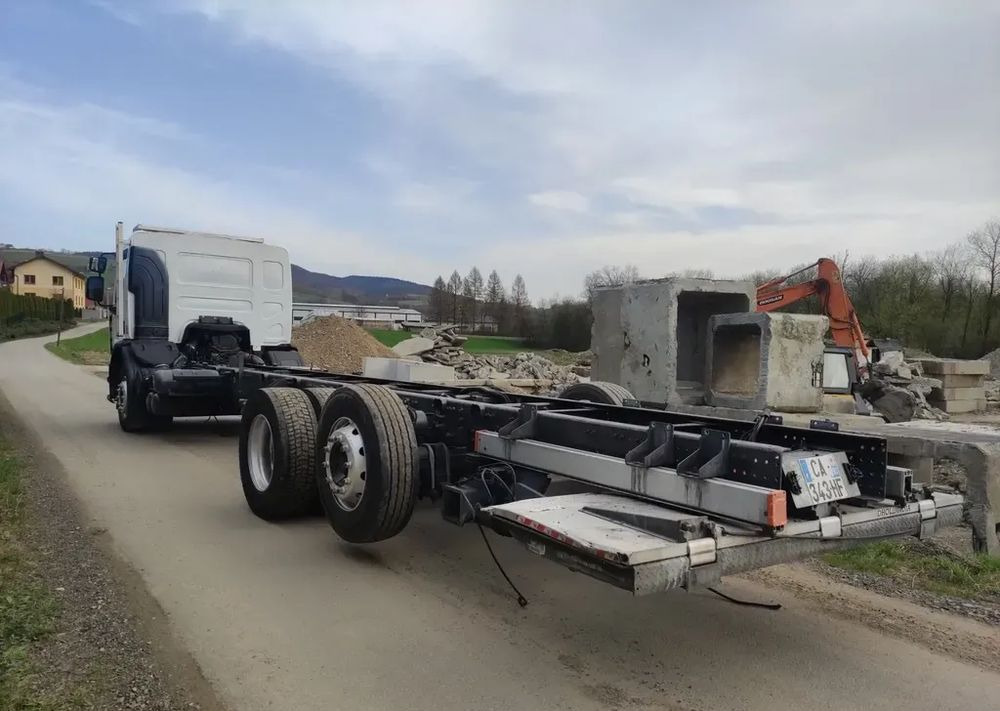 Renault Premium 26.380 Dxi 6x2 rama do zabudowy - Camión chasis: foto 4 Renault Premium 26.380 Dxi 6x2 rama do zabudowy - Camión chasis: foto 4