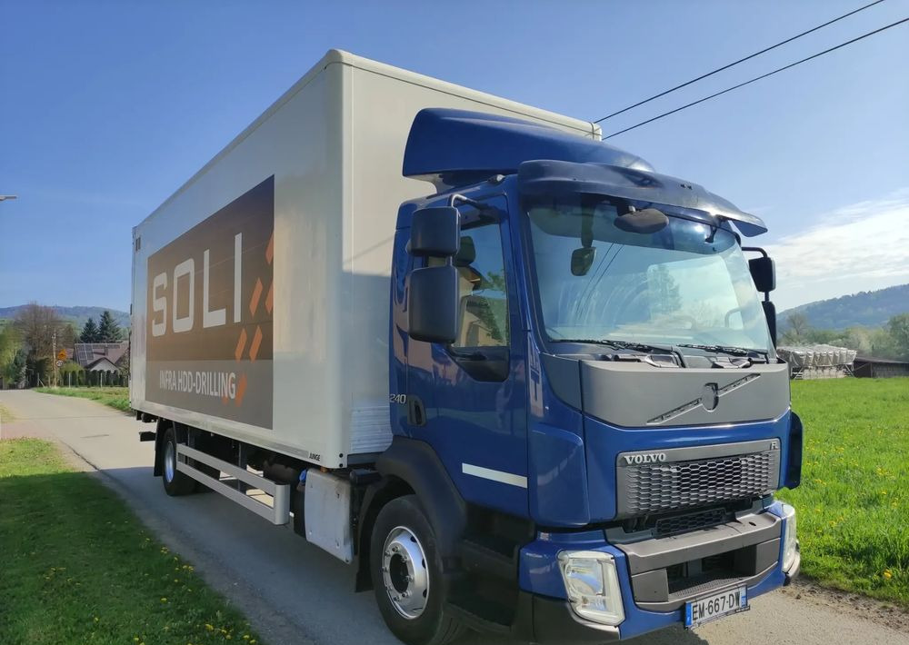 Volvo FL 12.240 klima blokada kontener 18 pal kurierka - Camión caja cerrada: foto 2 Volvo FL 12.240 klima blokada kontener 18 pal kurierka - Camión caja cerrada: foto 2