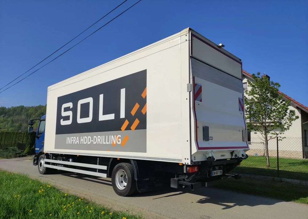Volvo FL 12.240 klima blokada kontener 18 pal kurierka - Camión caja cerrada: foto 5 Volvo FL 12.240 klima blokada kontener 18 pal kurierka - Camión caja cerrada: foto 5