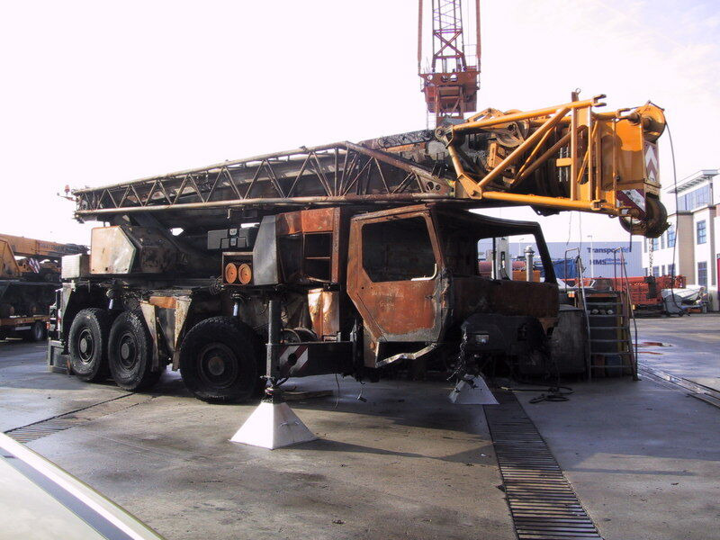 Liebherr LTM 1080/1 for parts - Autogrúa: foto 1 Liebherr LTM 1080/1 for parts - Autogrúa: foto 1
