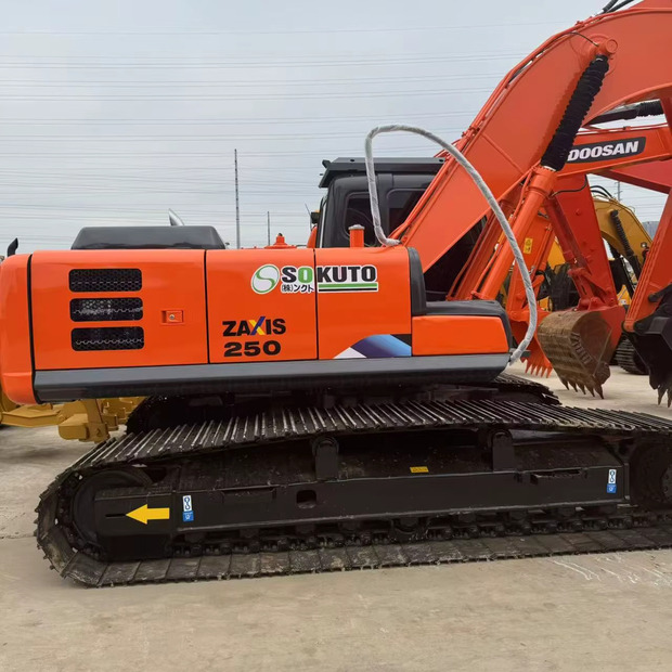 Excavadora de cadenas 2023 Hitachi ZX250: foto 7