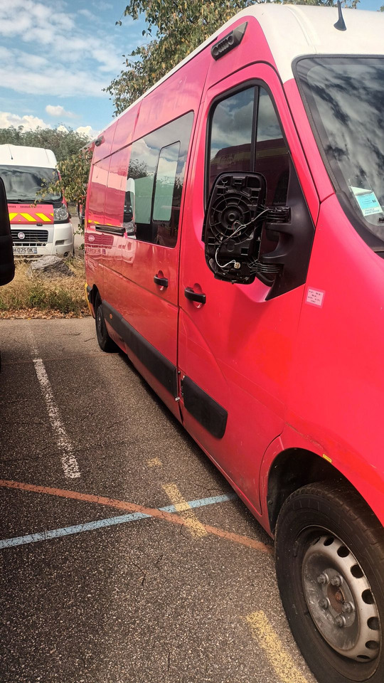 A vendre RENAULT MASTER année 2012. - Ambulancia: foto 3 A vendre RENAULT MASTER année 2012. - Ambulancia: foto 3