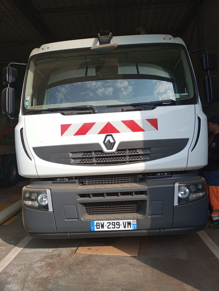 BOM de marque Renault 310 DXI - benne SEMAT bi compartiment - boite de vitesse récente de 5000 km - 2 pneus neufs - dernier passage aux mines en septembre 2023 - arrêt de circulation octobre 2023 - ba - Camión de basura: foto 1 BOM de marque Renault 310 DXI - benne SEMAT bi compartiment - boite de vitesse récente de 5000 km - 2 pneus neufs - dernier passage aux mines en septembre 2023 - arrêt de circulation octobre 2023 - ba - Camión de basura: foto 1