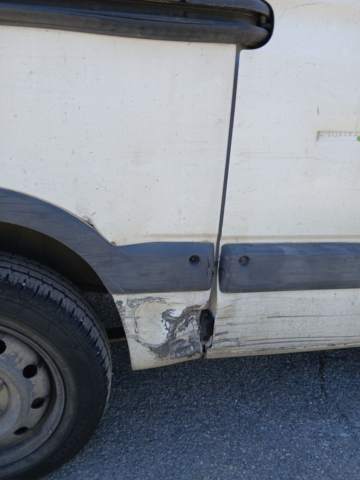 FOURGON RENAULT MASTER NON ROULANT . - Furgón: foto 4 FOURGON RENAULT MASTER NON ROULANT . - Furgón: foto 4