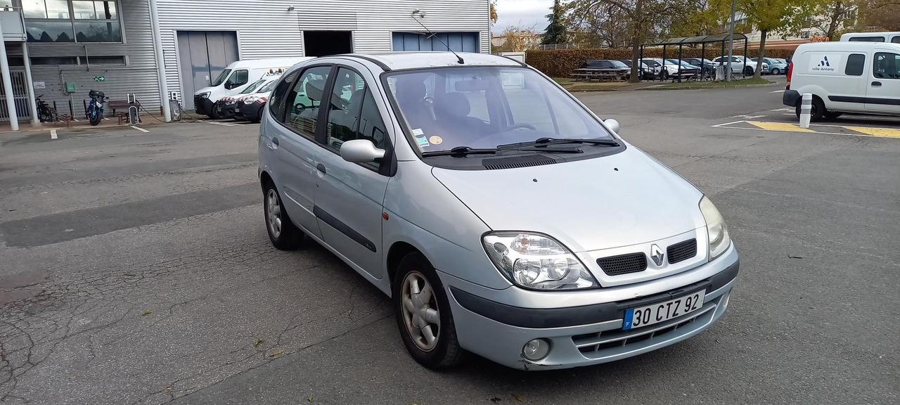 MEGANE ESSENCE (241) - Coche: foto 1 MEGANE ESSENCE (241) - Coche: foto 1