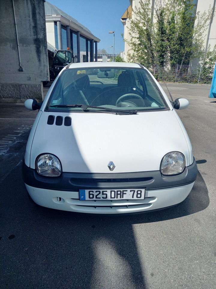 RENAULT TWINGO - Berline essence - 3 portes - 4places - Vitr - Coche: foto 1 RENAULT TWINGO - Berline essence - 3 portes - 4places - Vitr - Coche: foto 1