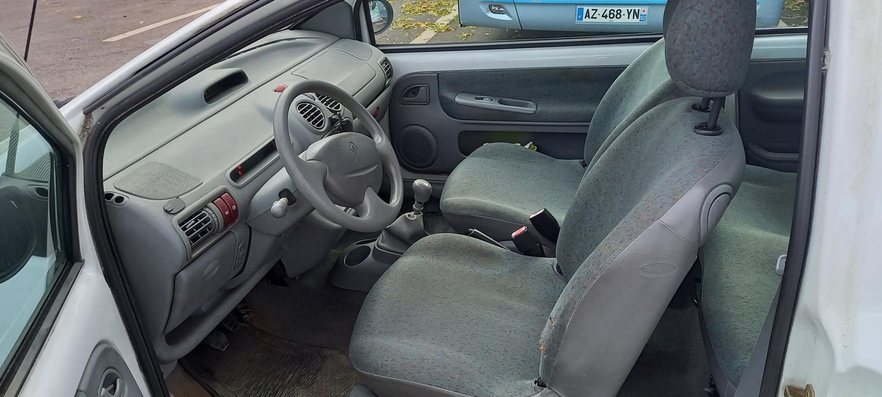 TWINGO ESSENCE (267) - Coche: foto 3 TWINGO ESSENCE (267) - Coche: foto 3