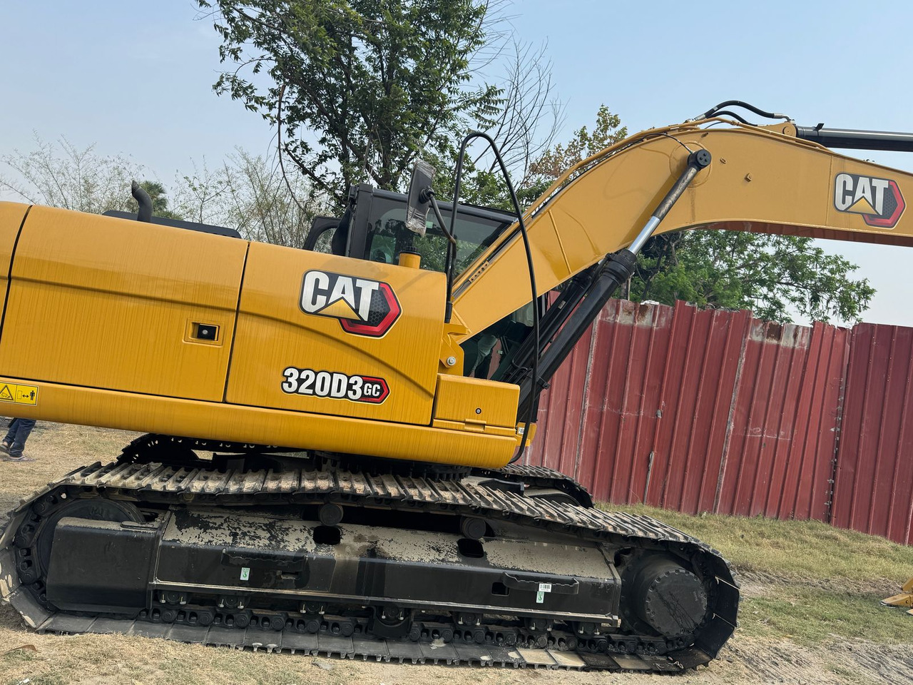 CATERPILLAR 323GC - Excavadora de cadenas: foto 2 CATERPILLAR 323GC - Excavadora de cadenas: foto 2