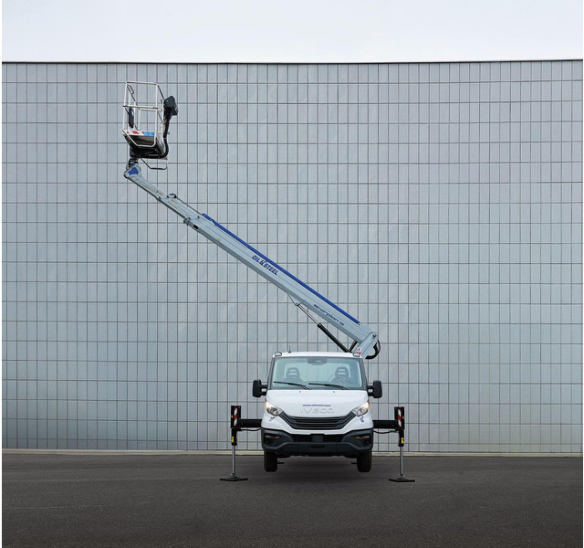 Oil & Steel Scorpion 18 Sobre IVECO DAILY 35S14 entre ejes 3750 mm - Plataforma elevadora: foto 3 Oil & Steel Scorpion 18 Sobre IVECO DAILY 35S14 entre ejes 3750 mm - Plataforma elevadora: foto 3