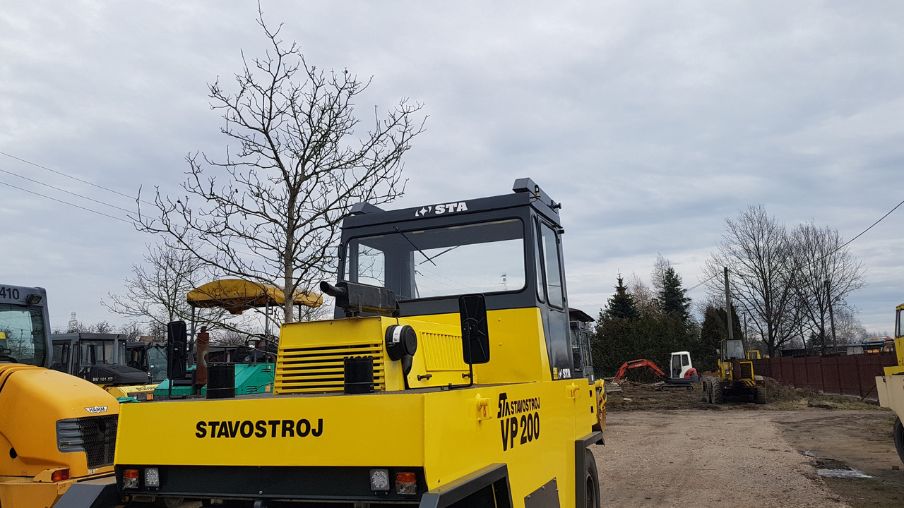 Stavostroj Remasz VP200 - Rodillo de neumáticos: foto 2 Stavostroj Remasz VP200 - Rodillo de neumáticos: foto 2