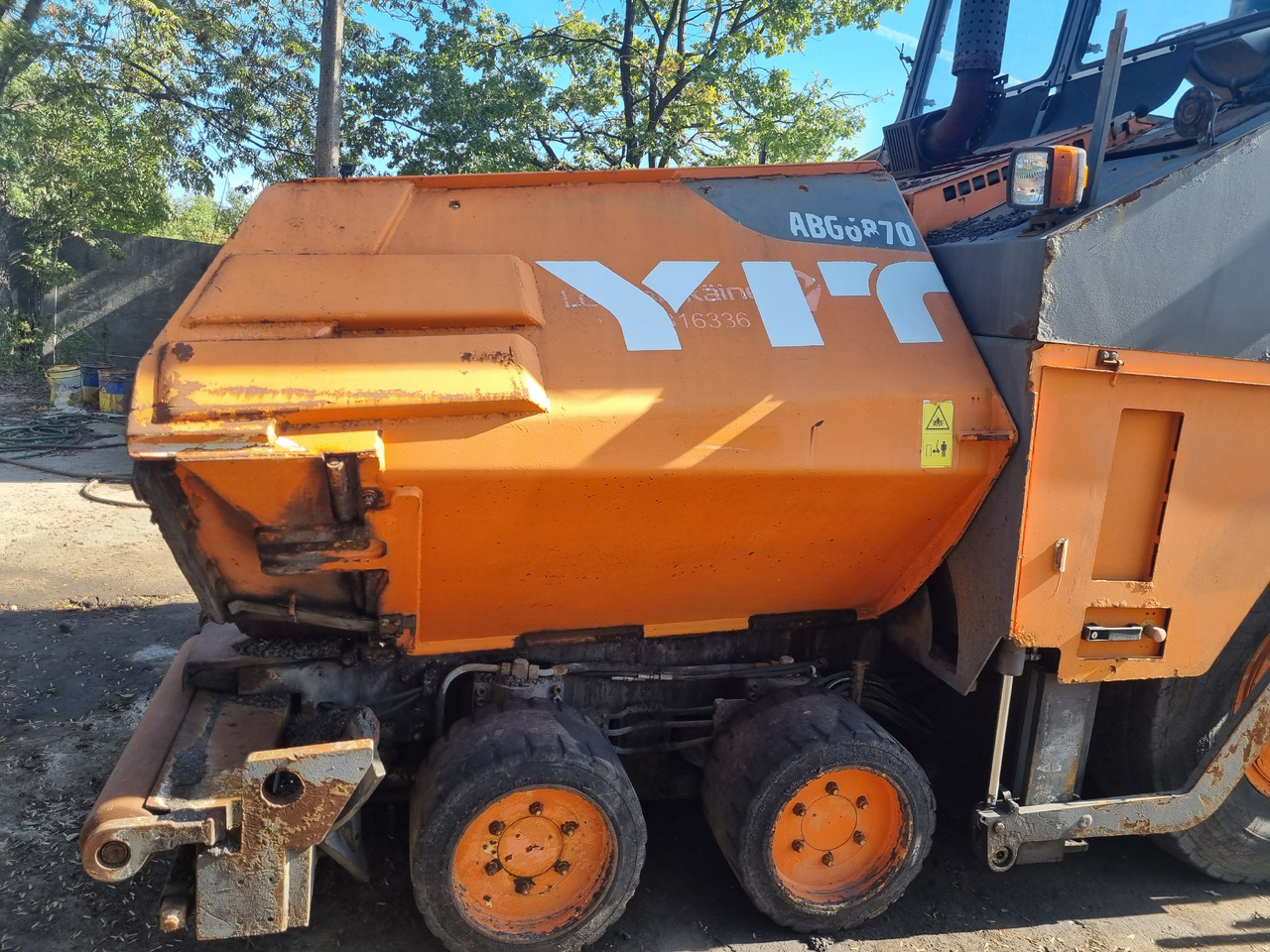 VOLVO TITAN 6870 - Pavimentadora de asfalto: foto 3 VOLVO TITAN 6870 - Pavimentadora de asfalto: foto 3