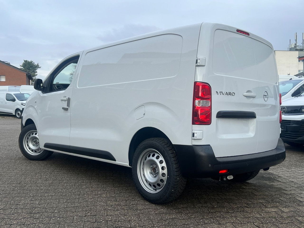 Furgón nuevo Opel Vivaro Cargo L2 H1 120 PS Allwetter AHK Rückfahr: foto 8 Furgón nuevo Opel Vivaro Cargo L2 H1 120 PS Allwetter AHK Rückfahr: foto 8