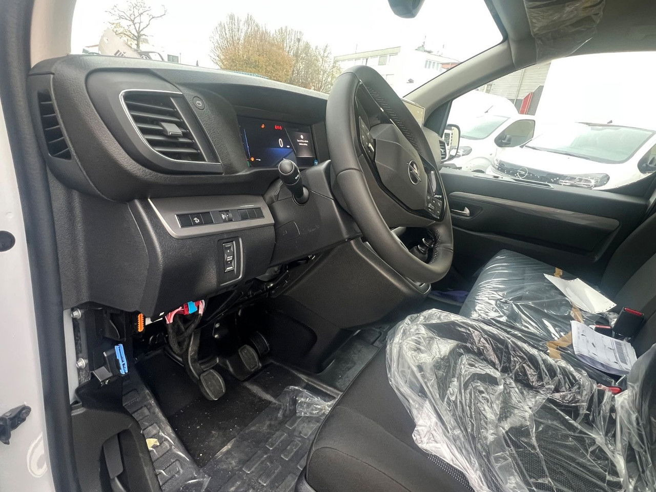 Furgón nuevo Opel Vivaro Cargo L2 H1 120 PS Allwetter AHK Rückfahr: foto 28 Furgón nuevo Opel Vivaro Cargo L2 H1 120 PS Allwetter AHK Rückfahr: foto 28