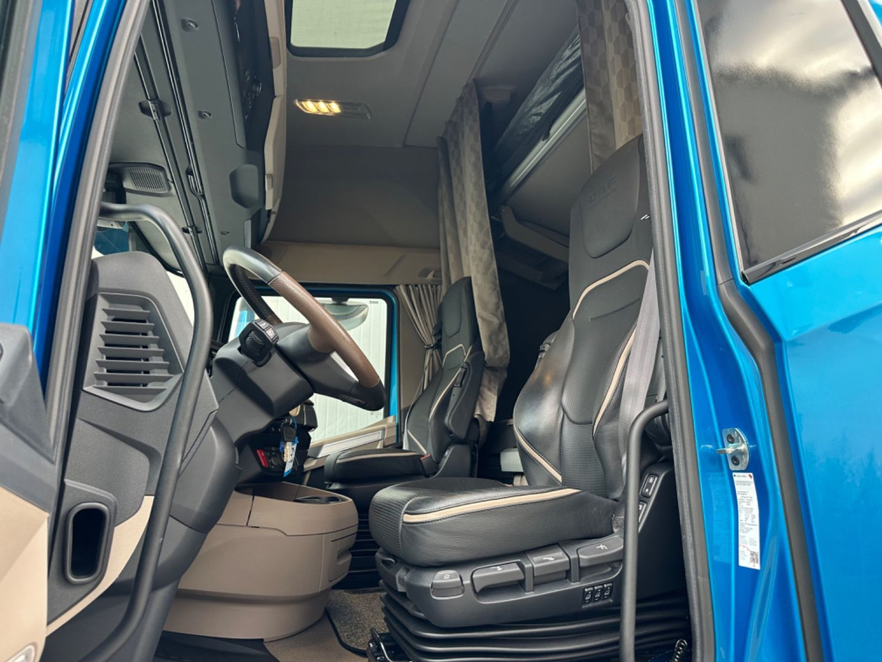 DAF XG+530 Vollausstattung - Cabeza tractora: foto 5 DAF XG+530 Vollausstattung - Cabeza tractora: foto 5
