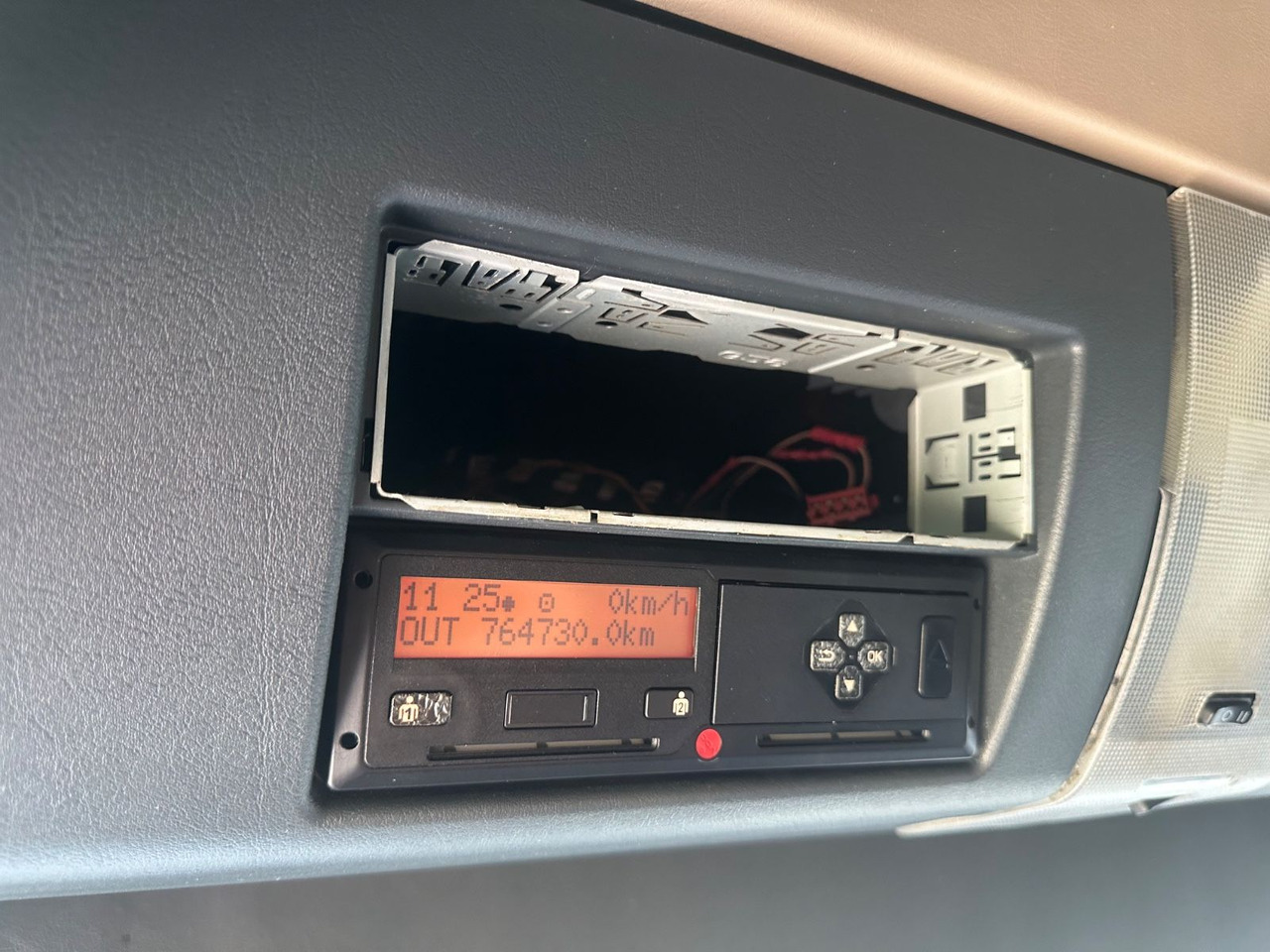 Cabeza tractora MAN TGX 18.460 XXL Intarder/Standklima: foto 10 Cabeza tractora MAN TGX 18.460 XXL Intarder/Standklima: foto 10