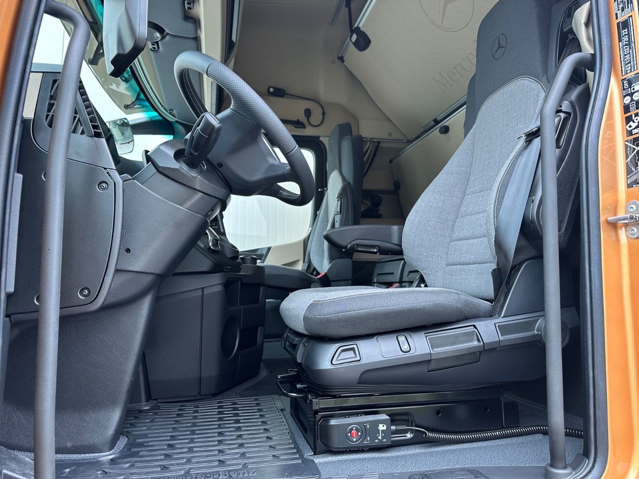 Cabeza tractora Mercedes-Benz Actros 1853 ProCab Bronze: foto 6