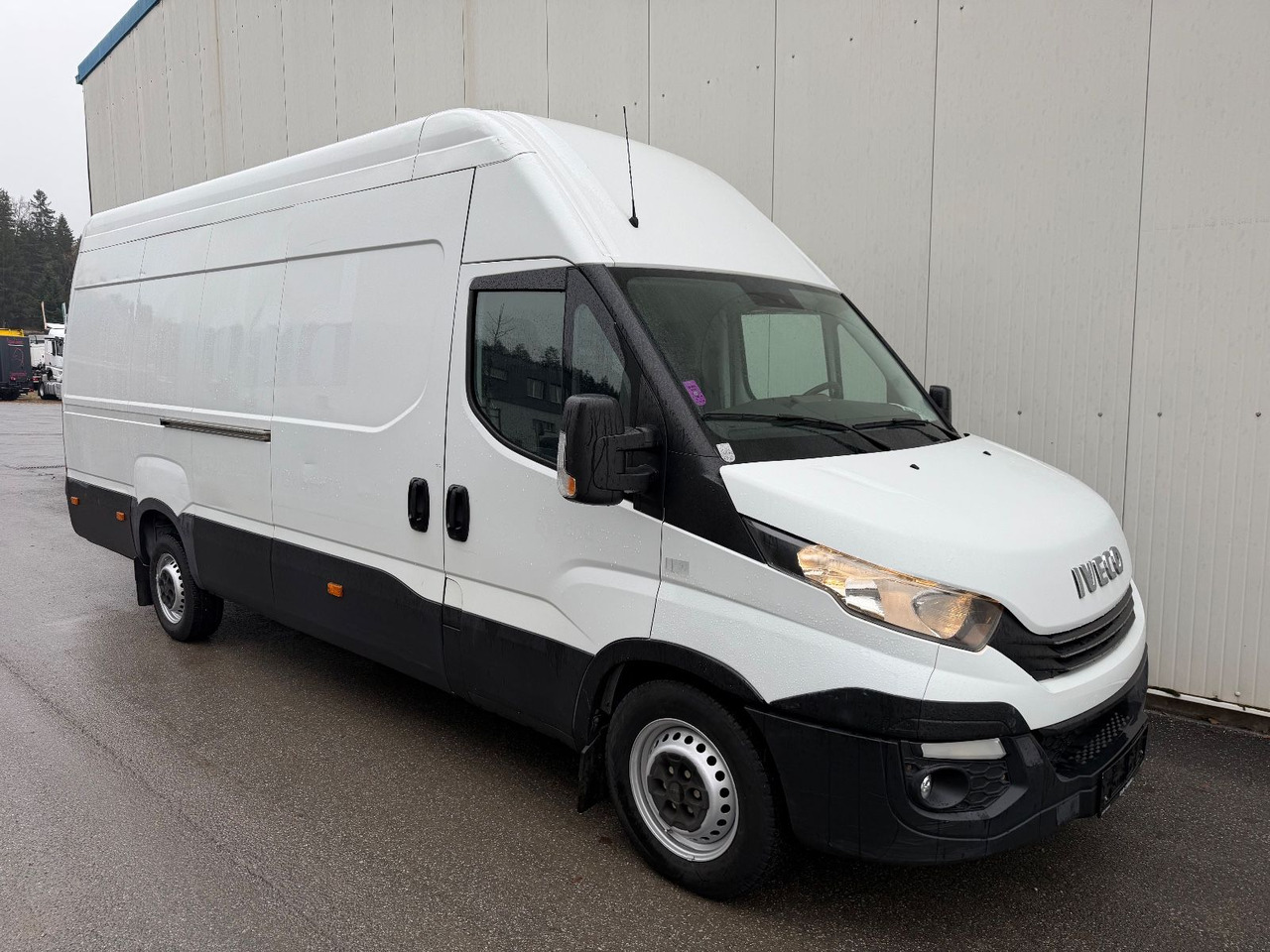 Iveco Daily 35S14 HiMatic L4H3 Maxi Iveco Daily 35S14 HiMatic L4H3 Maxi - Furgón: foto 2 Iveco Daily 35S14 HiMatic L4H3 Maxi Iveco Daily 35S14 HiMatic L4H3 Maxi - Furgón: foto 2