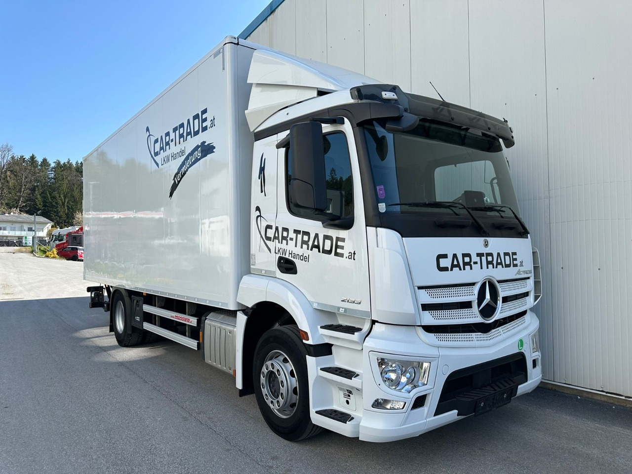 Mercedes-Benz Actros 1833 Koffer/LBW - Camión caja cerrada: foto 2 Mercedes-Benz Actros 1833 Koffer/LBW - Camión caja cerrada: foto 2