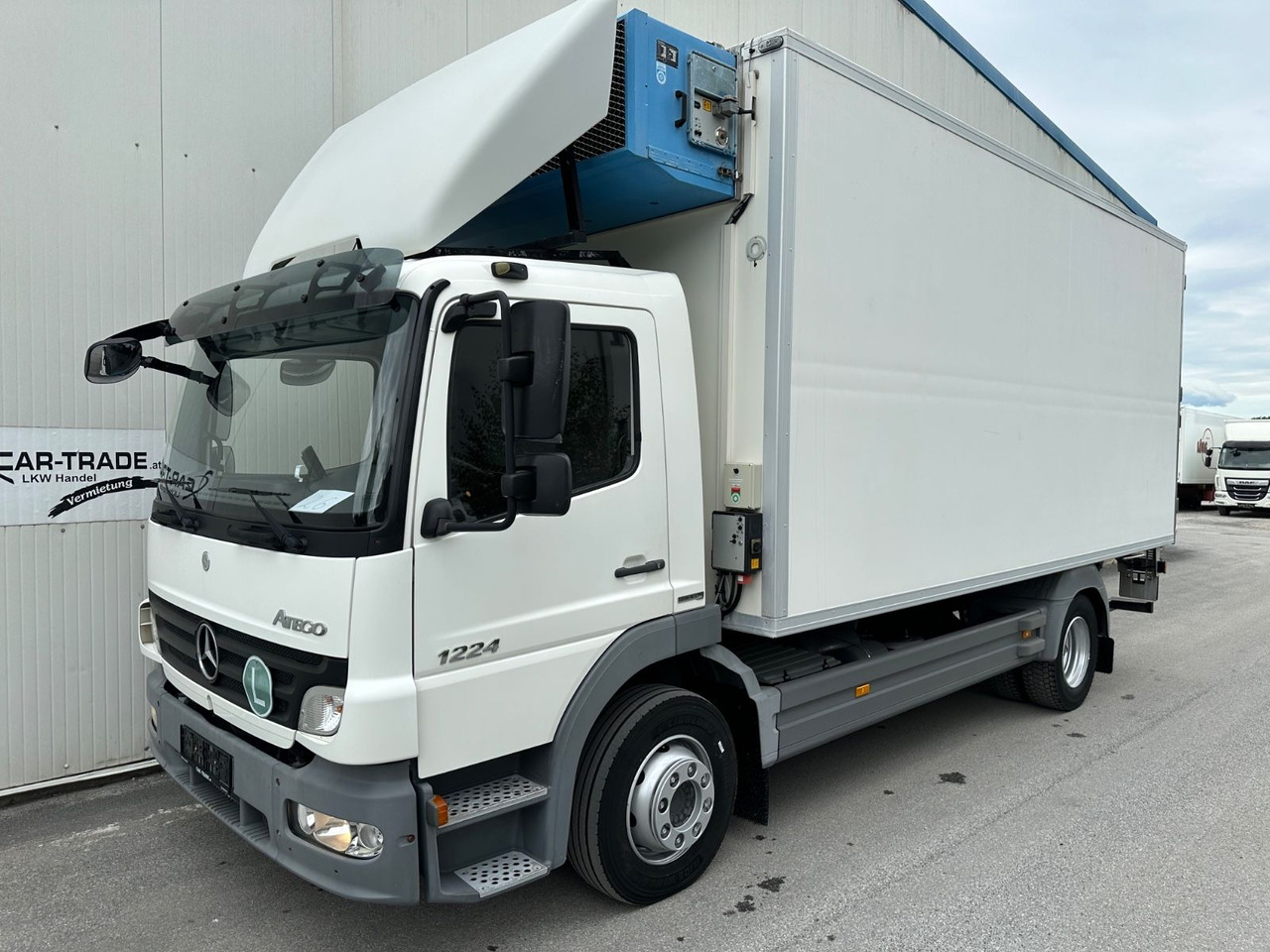 Mercedes-Benz Atego 1224 Automat Klima TK-29C - Camión frigorífico: foto 1 Mercedes-Benz Atego 1224 Automat Klima TK-29C - Camión frigorífico: foto 1