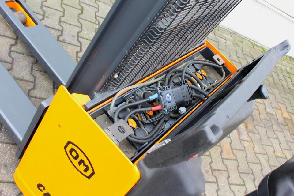 Apilador OM CL10,5ac - Batterie NEU: foto 18