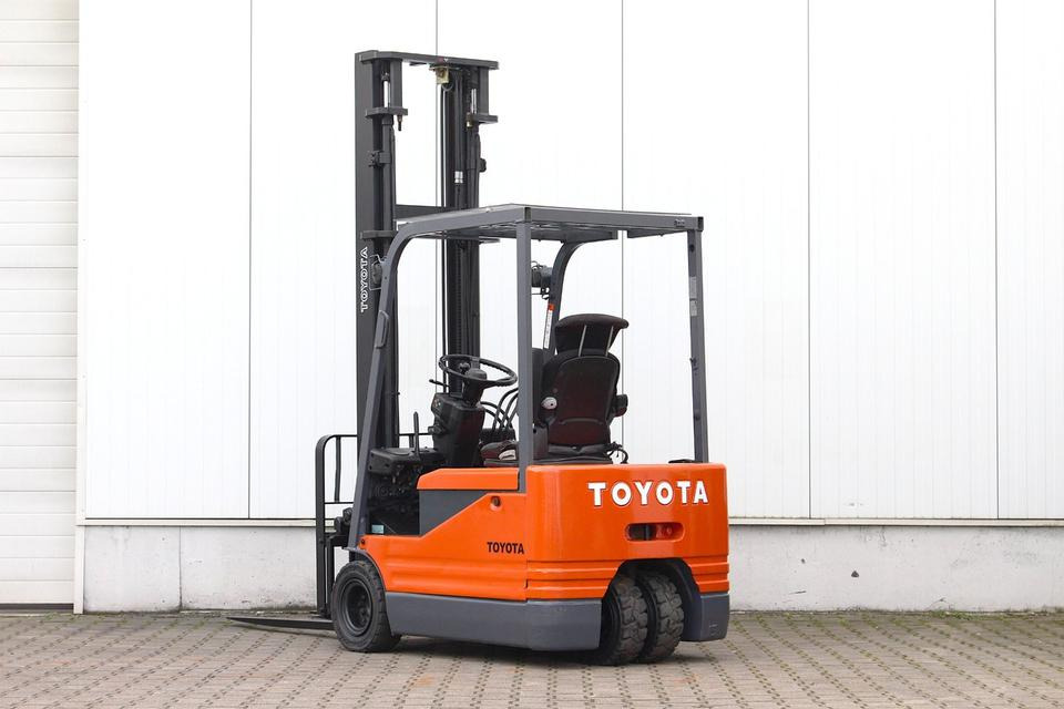 TOYOTA 5FBE15 - 1400kg - 4,5m UVV NEU - Carretilla elevadora eléctrica: foto 3 TOYOTA 5FBE15 - 1400kg - 4,5m UVV NEU - Carretilla elevadora eléctrica: foto 3