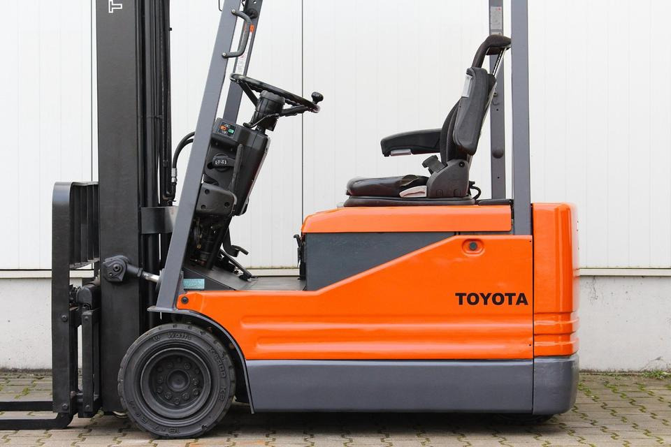 TOYOTA 5FBE15 - 1400kg - 4,5m UVV NEU - Carretilla elevadora eléctrica: foto 5 TOYOTA 5FBE15 - 1400kg - 4,5m UVV NEU - Carretilla elevadora eléctrica: foto 5