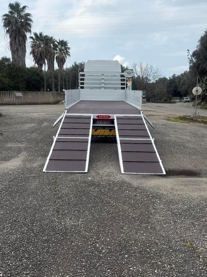 IVECO 180E Pianale Con Rampe Nuovo di fabbrica - Camión caja abierta: foto 4 IVECO 180E Pianale Con Rampe Nuovo di fabbrica - Camión caja abierta: foto 4