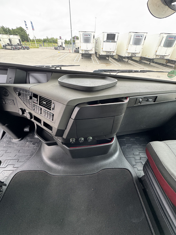 VOLVO DIESEL/LNG - Cabeza tractora: foto 2 VOLVO DIESEL/LNG - Cabeza tractora: foto 2