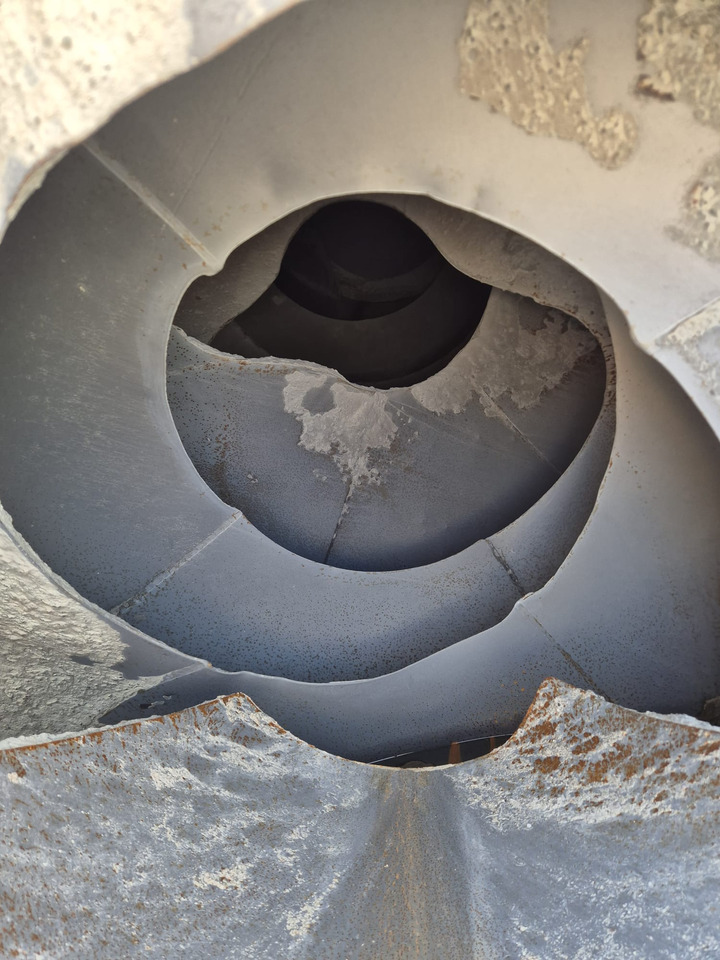 RENAULT C520 10x4 Betonmischer Liebherr  10 m3 - Camión hormigonera: foto 4 RENAULT C520 10x4 Betonmischer Liebherr  10 m3 - Camión hormigonera: foto 4