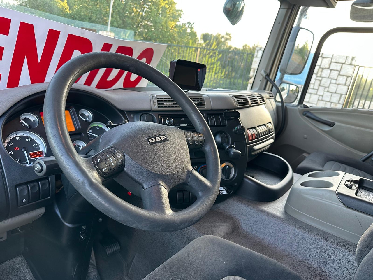 DAF CF 75.310 - Camión lona: foto 3 DAF CF 75.310 - Camión lona: foto 3