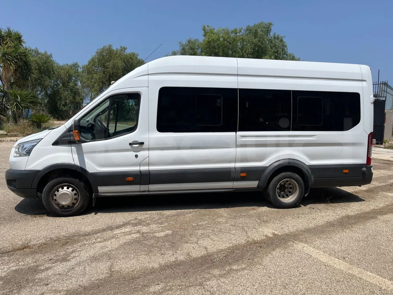 Minibús, Furgoneta de pasajeros Ford Transit: foto 6