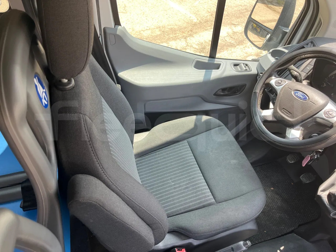 Minibús, Furgoneta de pasajeros Ford Transit: foto 16