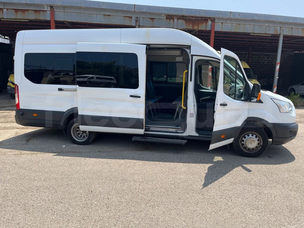 Minibús, Furgoneta de pasajeros Ford Transit: foto 12