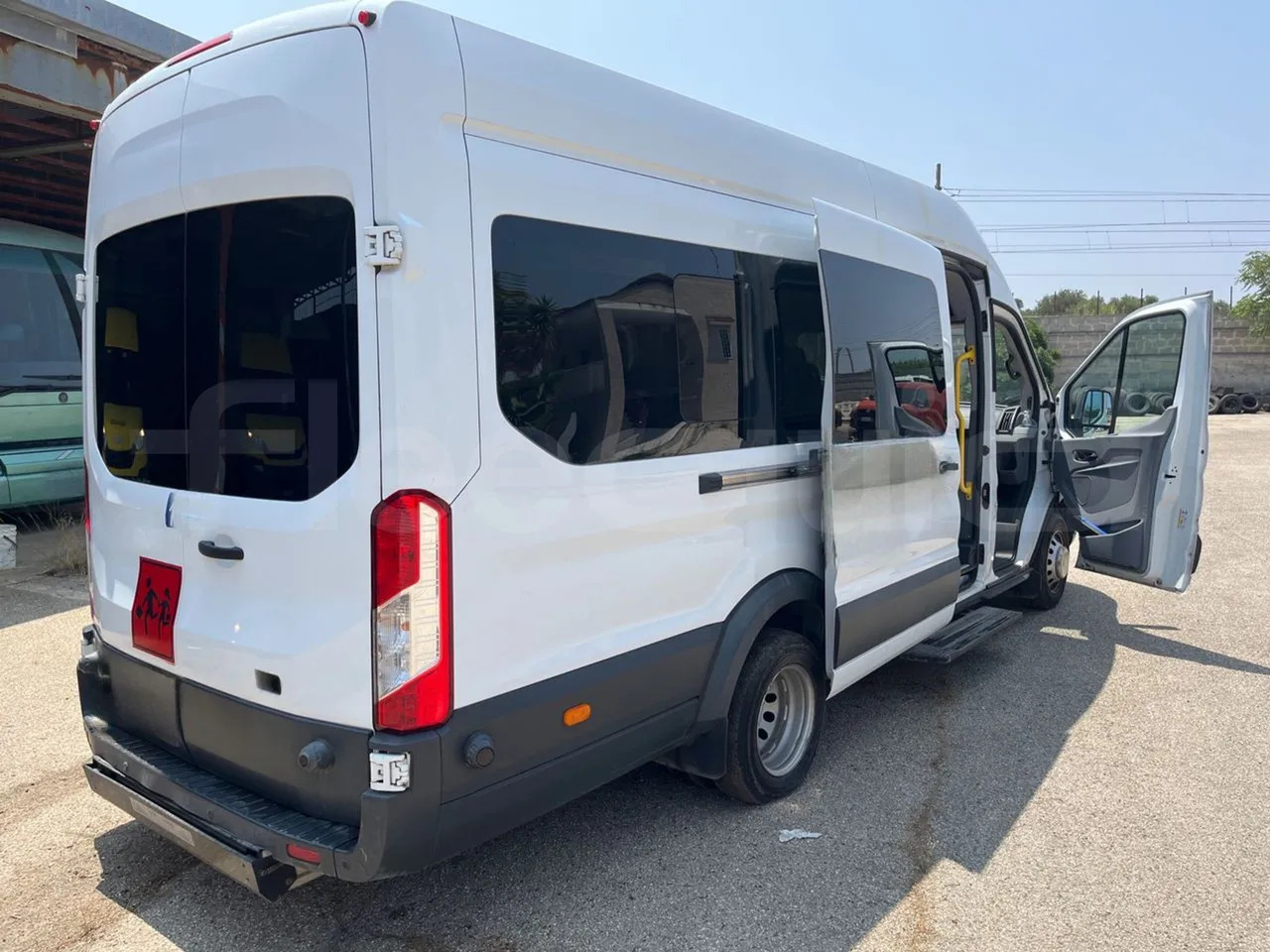 Minibús, Furgoneta de pasajeros Ford Transit: foto 8