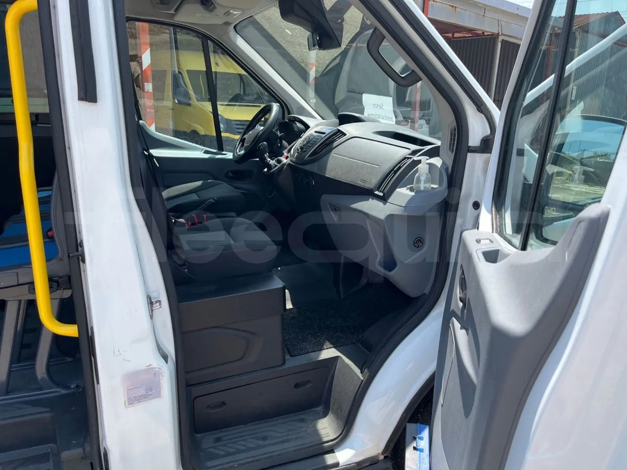 Minibús, Furgoneta de pasajeros Ford Transit: foto 13