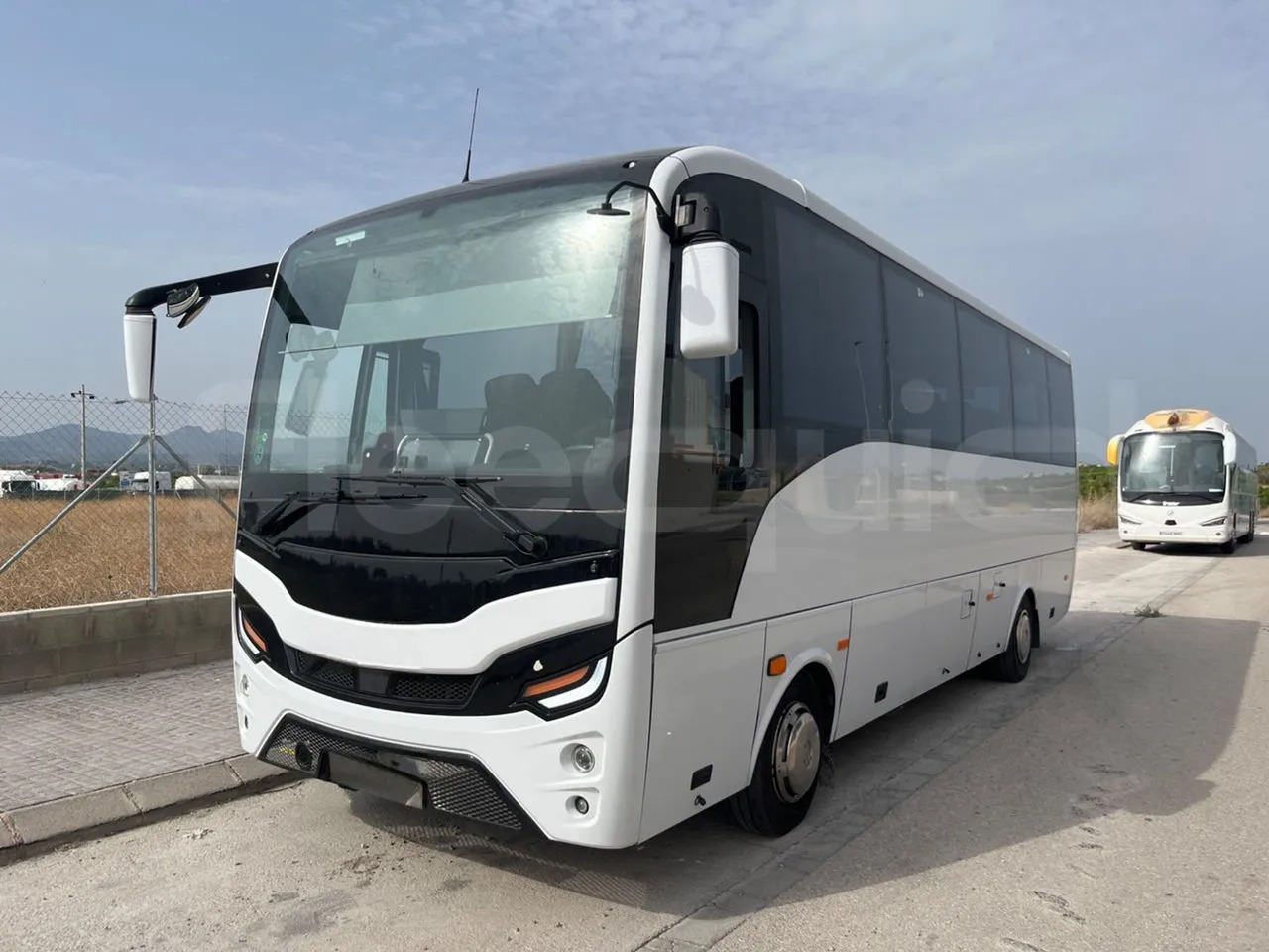 Isuzu Grand Toro - Autocar: foto 4 Isuzu Grand Toro - Autocar: foto 4