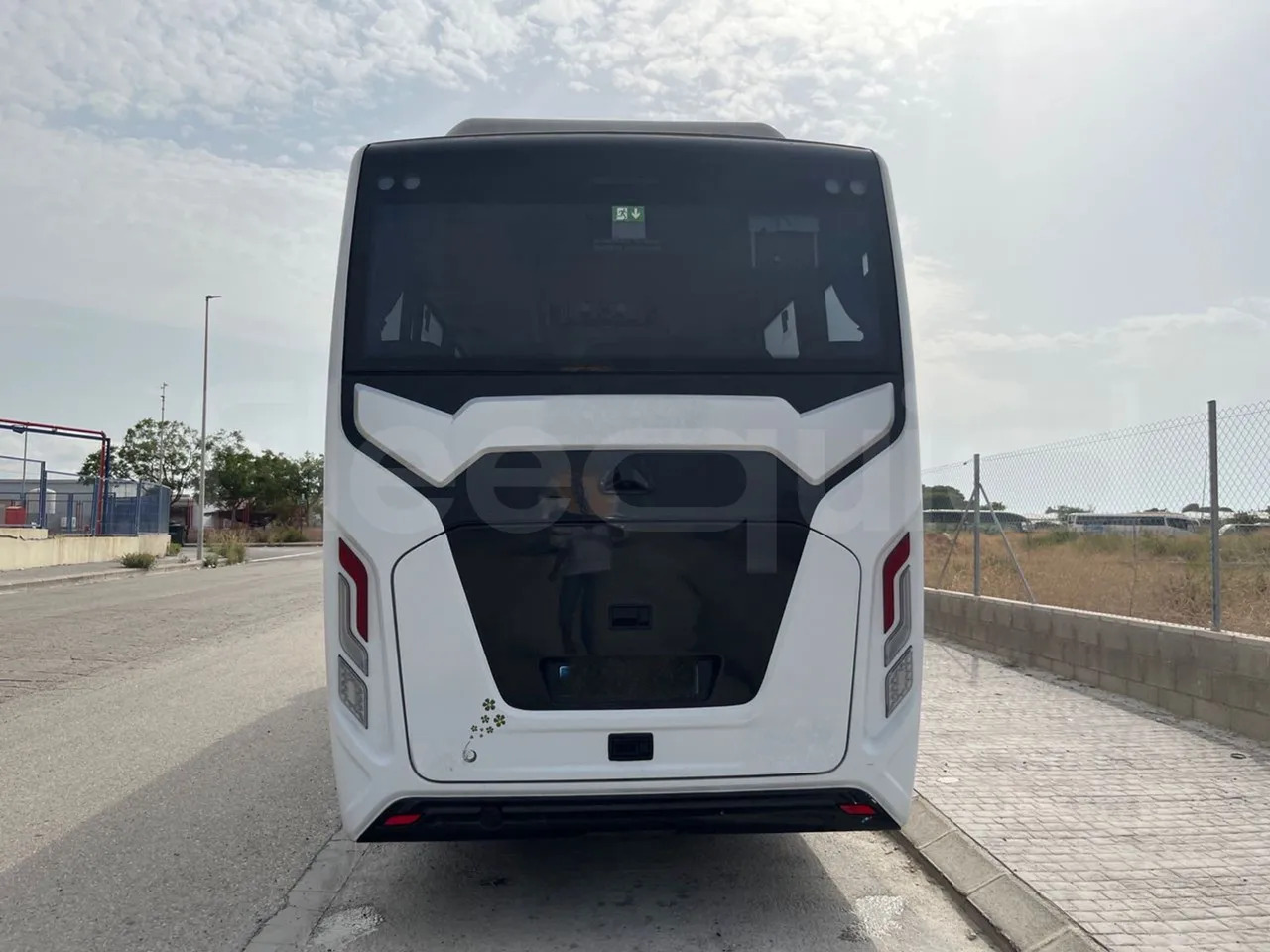 Isuzu Grand Toro - Autocar: foto 5 Isuzu Grand Toro - Autocar: foto 5