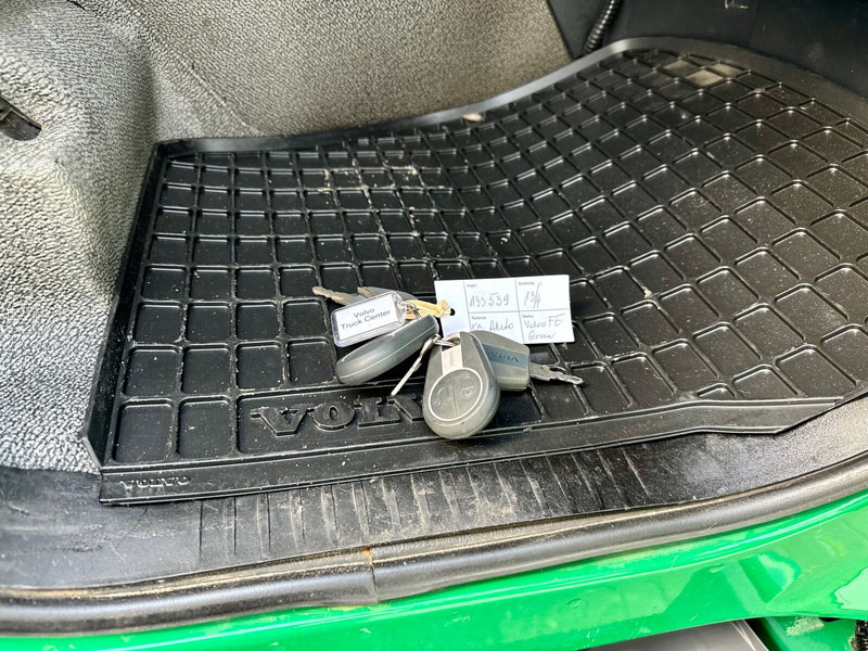 Volvo FE 330 6x2 Hooklift Joab 20 to 5400 mm Lenkachse - Camión multibasculante: foto 5 Volvo FE 330 6x2 Hooklift Joab 20 to 5400 mm Lenkachse - Camión multibasculante: foto 5