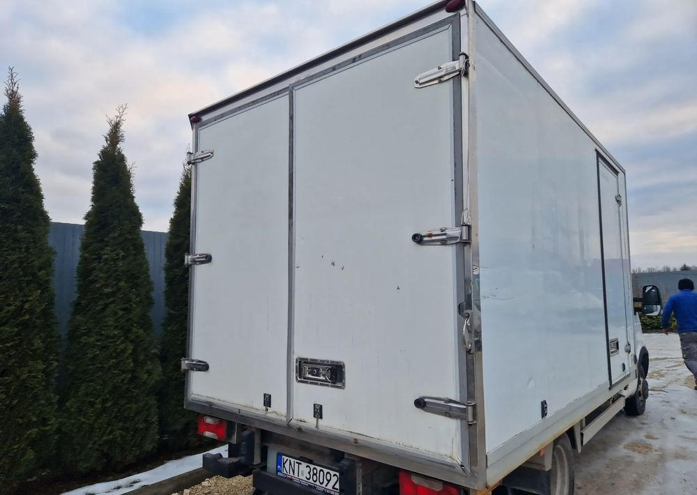 Chłodnia 3.7m ,7 palet, Agregat Carrier, Iveco, stan bardzo dobry. - Carrocería-frigorifico: foto 2 Chłodnia 3.7m ,7 palet, Agregat Carrier, Iveco, stan bardzo dobry. - Carrocería-frigorifico: foto 2