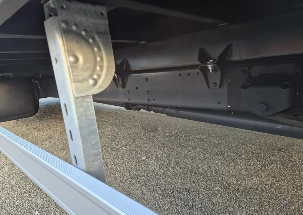 Iveco 70C18 3.0 180KM/ Skrzyniowy / 1 Właściciel/ Himatic 8b/ Rozstaw osi max 5.1m/ - Furgoneta caja abierta: foto 5 Iveco 70C18 3.0 180KM/ Skrzyniowy / 1 Właściciel/ Himatic 8b/ Rozstaw osi max 5.1m/ - Furgoneta caja abierta: foto 5