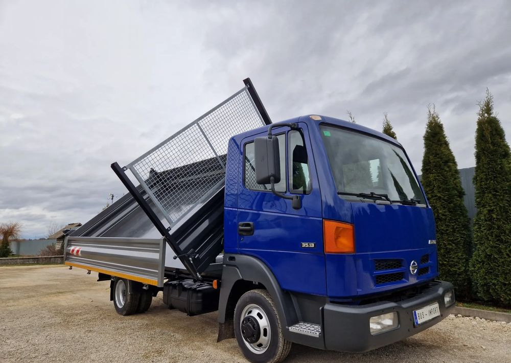 Nissan Atleon 3.0 - Furgoneta basculante: foto 3 Nissan Atleon 3.0 - Furgoneta basculante: foto 3