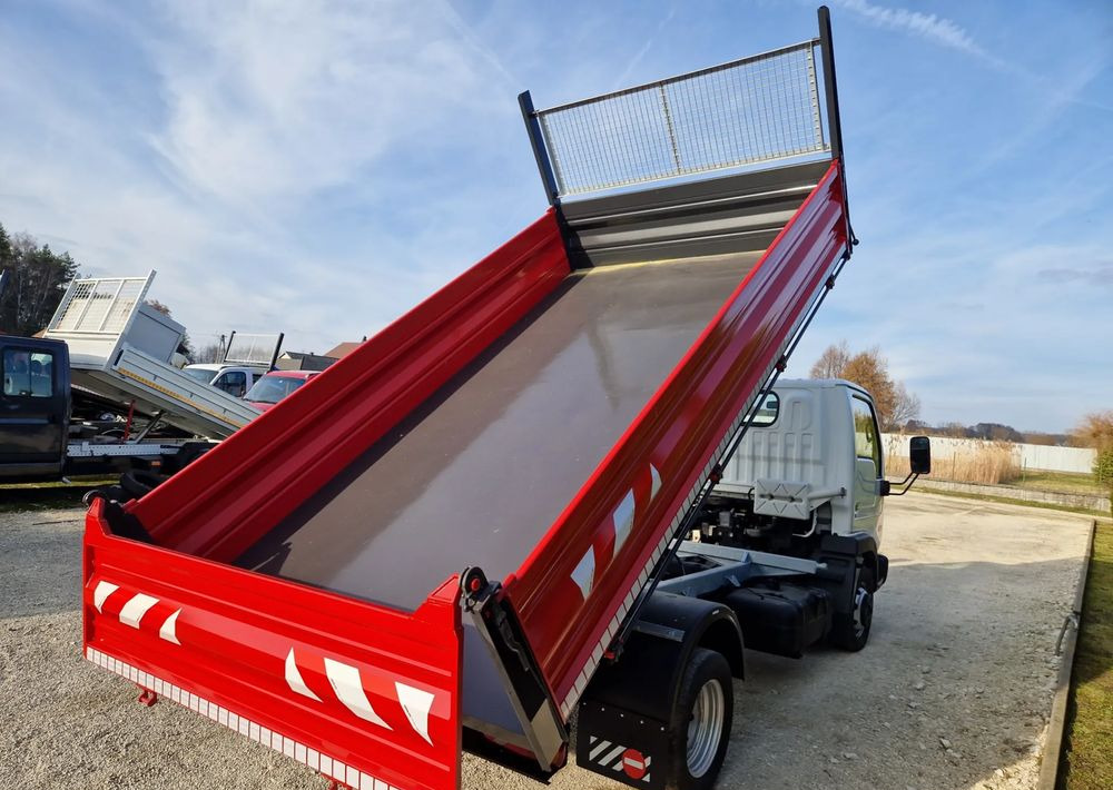 Nissan Cabstar 3.0 - Furgoneta basculante: foto 4 Nissan Cabstar 3.0 - Furgoneta basculante: foto 4