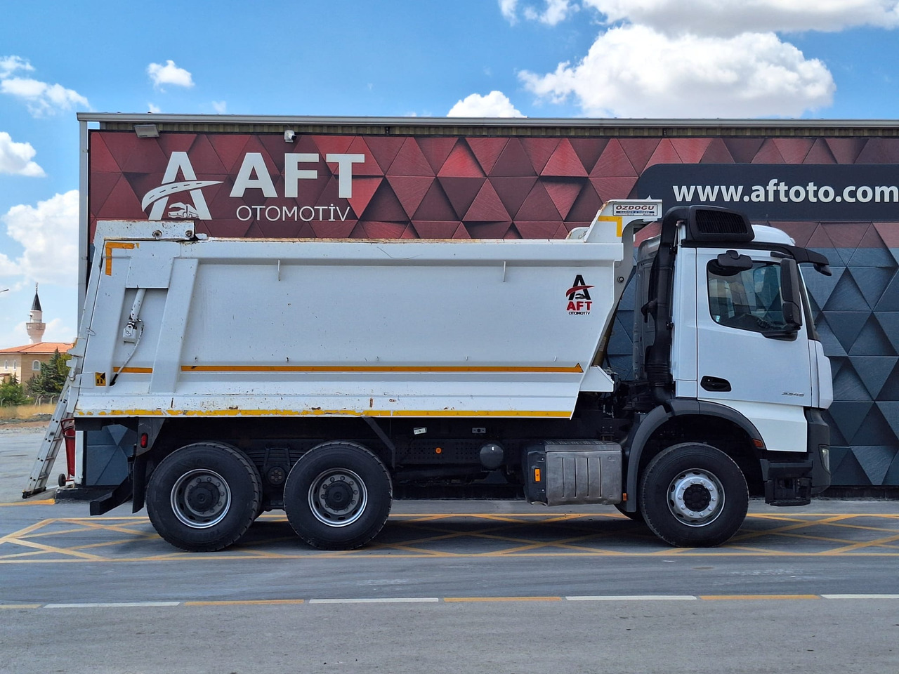 MERCEDES-BENZ AROCS 3345 - Camión volquete: foto 4 MERCEDES-BENZ AROCS 3345 - Camión volquete: foto 4