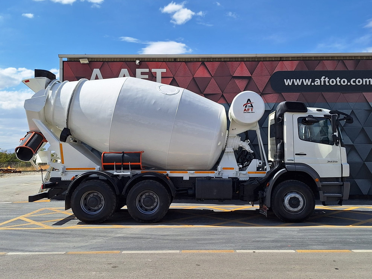 MERCEDES-BENZ AXOR 3028 - Camión hormigonera: foto 4 MERCEDES-BENZ AXOR 3028 - Camión hormigonera: foto 4